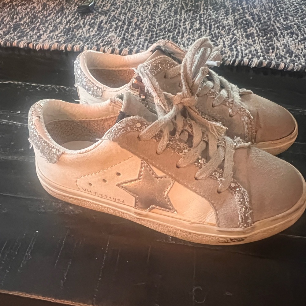 Girls vintage Havana , Caroline, sneakers, silver, and white and gray